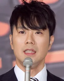 藤井隆の同級生が暴露「女子に潜り込むタイプ」