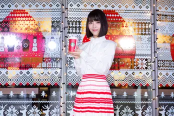 浜辺美波のクリスマスの予定は「スタバで一杯」!?