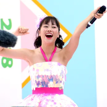 ももクロの“王道アイドル”あーりん「脱いじゃおうかしら」お台場が熱狂<TIF>