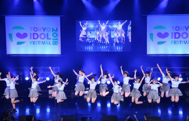 AKB48チーム8が8月4日、「TOKYO IDOL FESTIVAL 2018」のHOT STAGEに登場