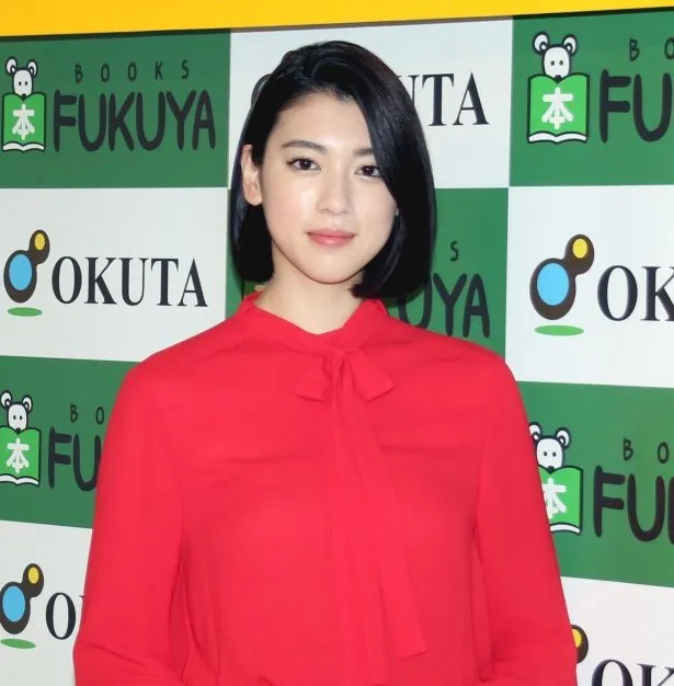 三吉彩花がオフィシャルInstagramを更新した