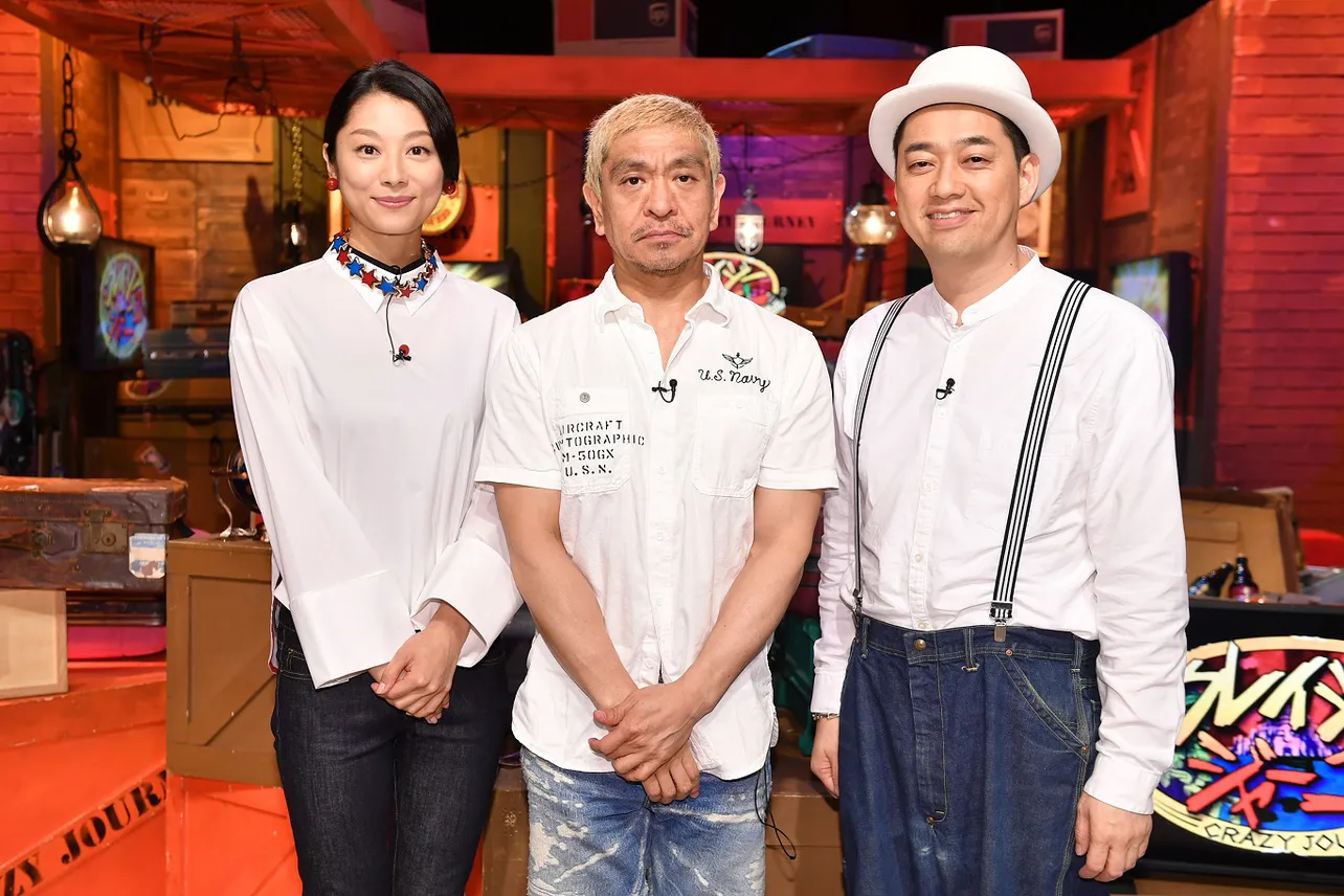 「クレイジージャーニー ゴールデンSP」(TBS系)の囲み取材に登場した松本人志(中)、設楽統(右)、小池栄子(左)