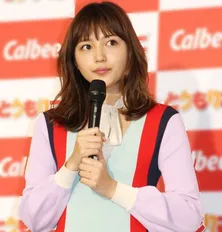 川口春奈、“激ヤバ過去写真”公開もファン歓喜「ふざけててもかわいい」