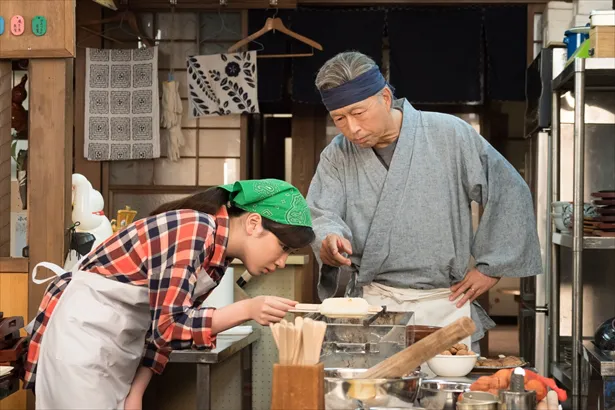 その頃鈴愛は…仙吉と五平餅の特訓中！