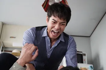 沢村一樹の走り方がカッコイイ!「絶対零度」で迫力の格闘シーンを披露