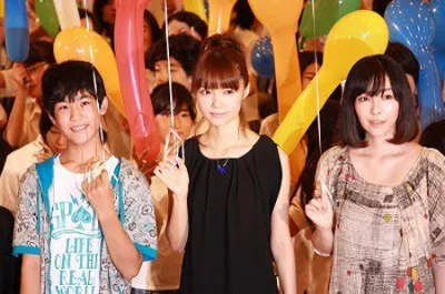 映画「カラフル」の完成披露試写会に出席した冨澤風斗、宮崎あおい、麻生久美子（写真左から）