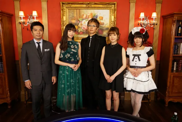 藤田晋社長、新川優愛、GACKT、須藤凜々花、小鳩ミク(写真左から)