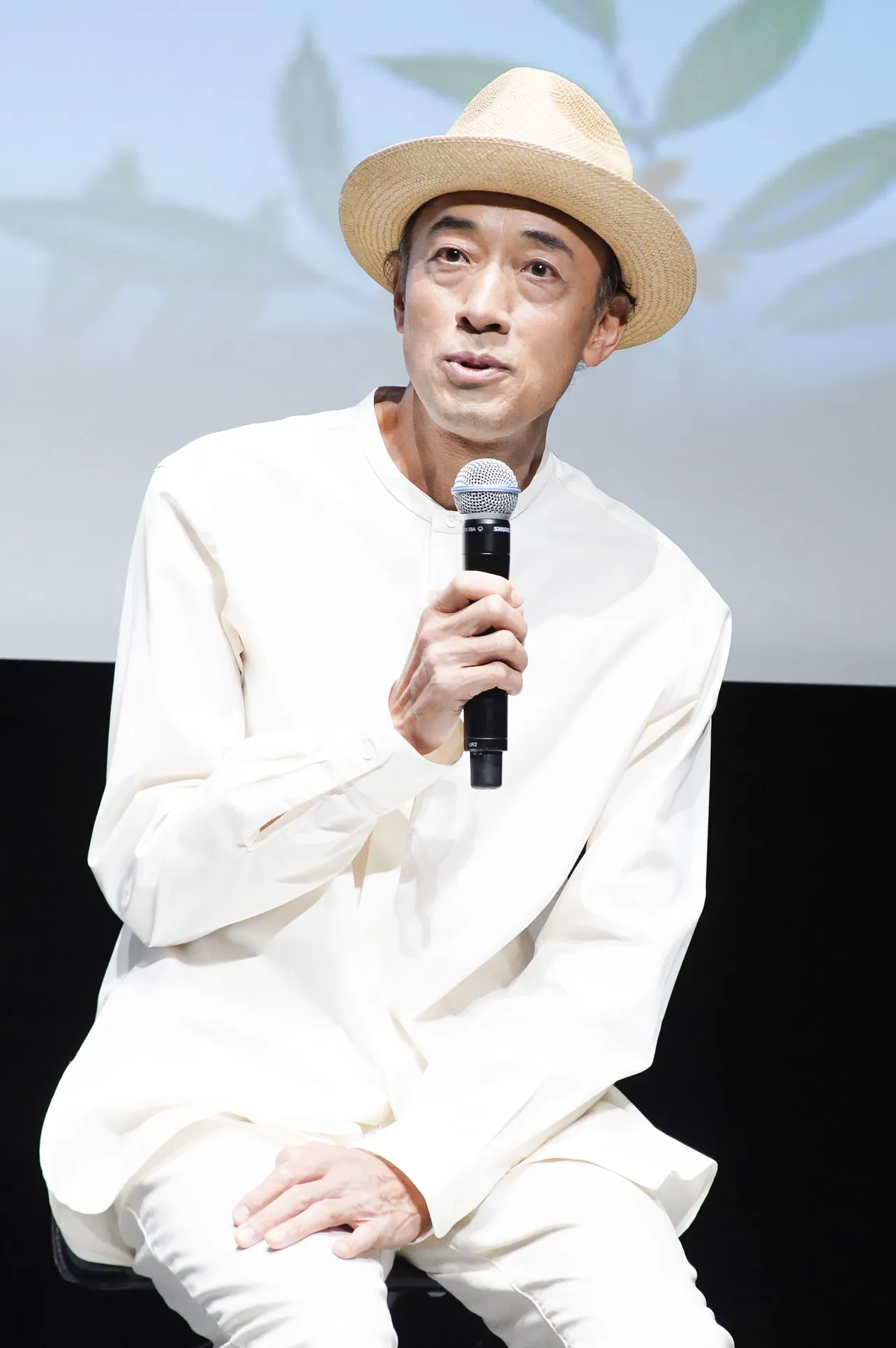 松倉(酒向芳)の「耳元で大きな声ずっと出してた」という沖野役の二宮和也は、酒向に「カットが掛かるたびに謝っていた」という