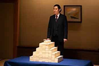 綾野剛との対峙シーンで高嶋政伸の口から謎の効果音!?「プシャー! プシャー!」