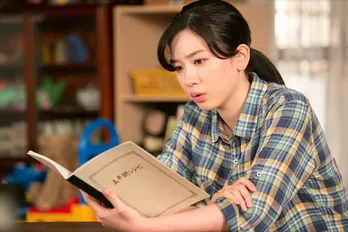 <半分、青い。>“ボディコン”佐藤江梨子が再登場!視聴者「さすがのくびれ…!!」