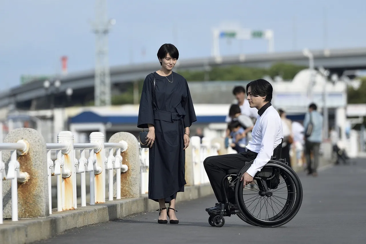 柴咲コウと山田孝之が元恋人役で出演！