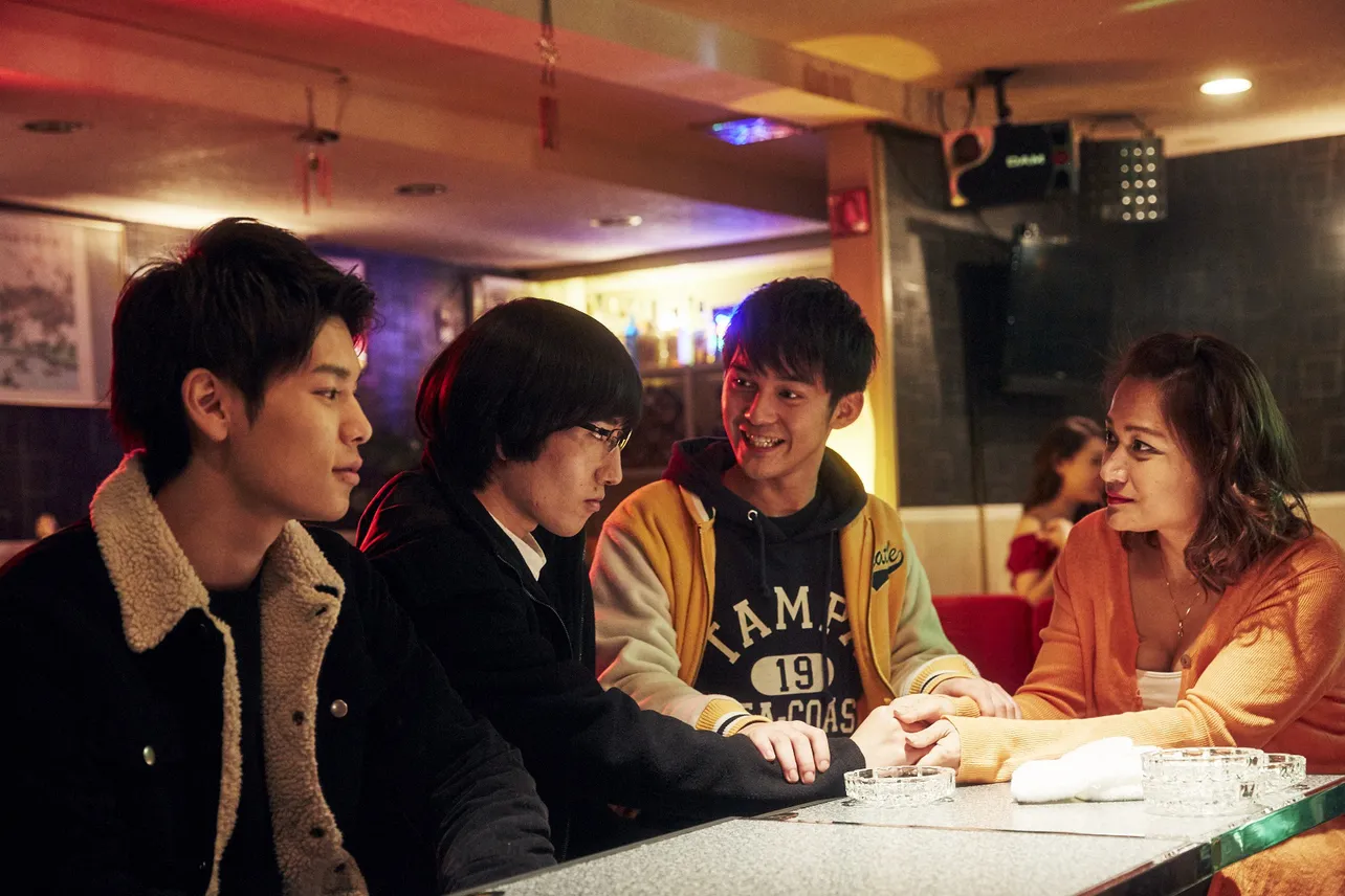 群馬の高崎市を舞台に、5人の男女の若者の姿を描いた映画「高崎グラフィティ。」