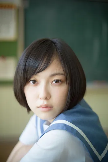 透明感が魅力の若手女優・加藤小夏「電車でリュックを前に持つような人が好き」＜原石少女インタビュー＞