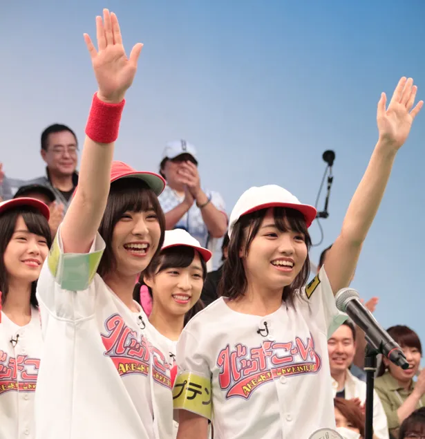 両チームのキャプテン、佐藤栞と高橋彩音による選手宣誓