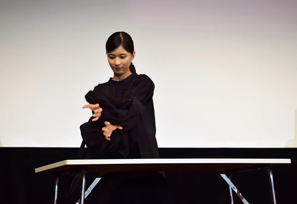 入念にかさねるシミュレーションをする芳根京子