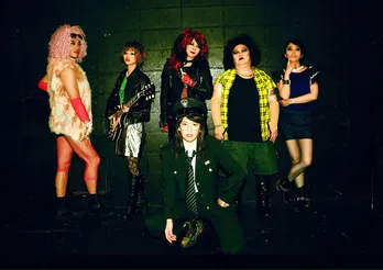 鈴木砂羽、初プロデュース舞台に個性派メンバーが勢ぞろい！