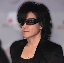 私生活が謎すぎるToshl、財布は「100均」趣味は「クロスステッチ」