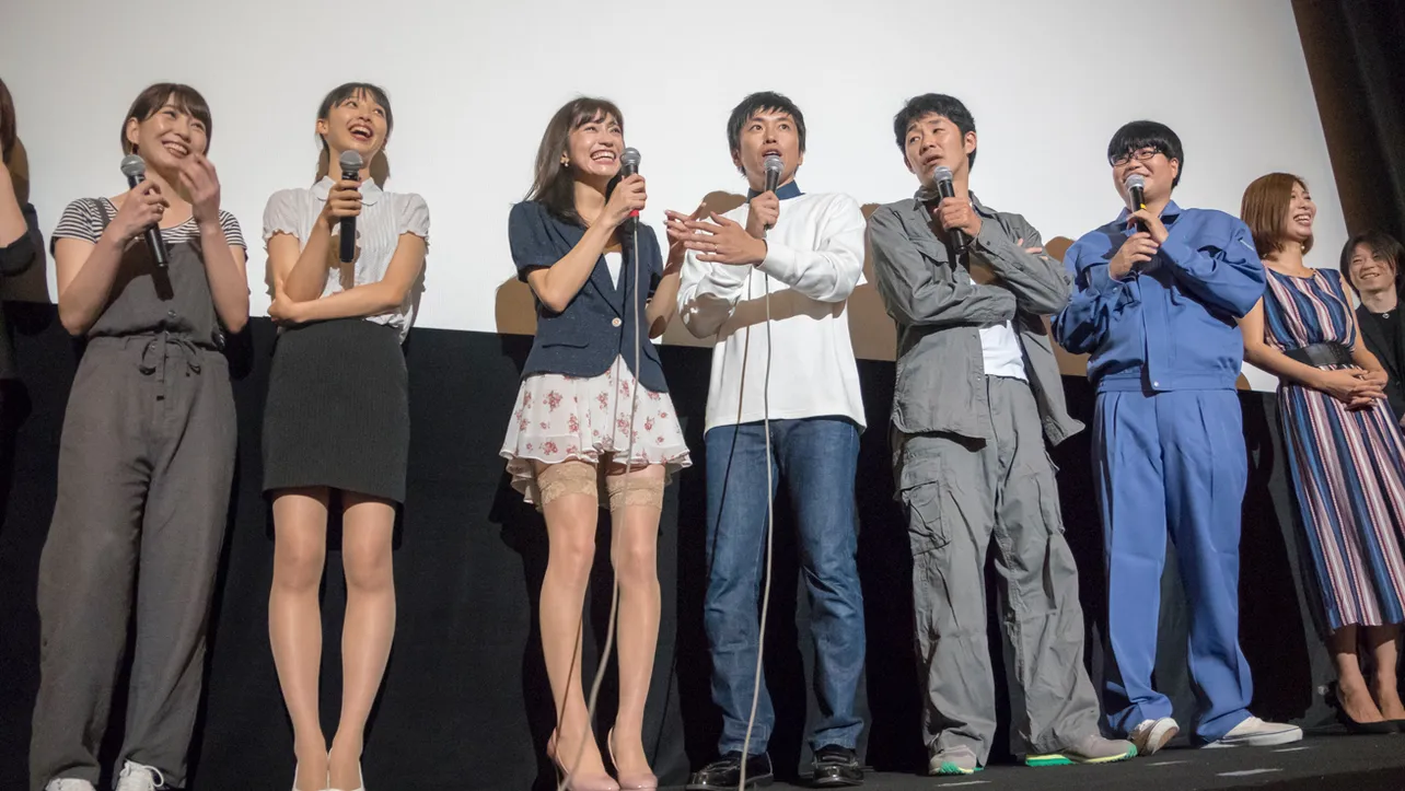 現在公開中の映画「初恋スケッチ～まいっちんぐマチコ先生～」は来年DVD化されることも明かされた