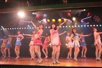 「シアターの女神」二度目の初日を迎える柏木由紀に高橋朱里が“まだいるんですか”発言!?