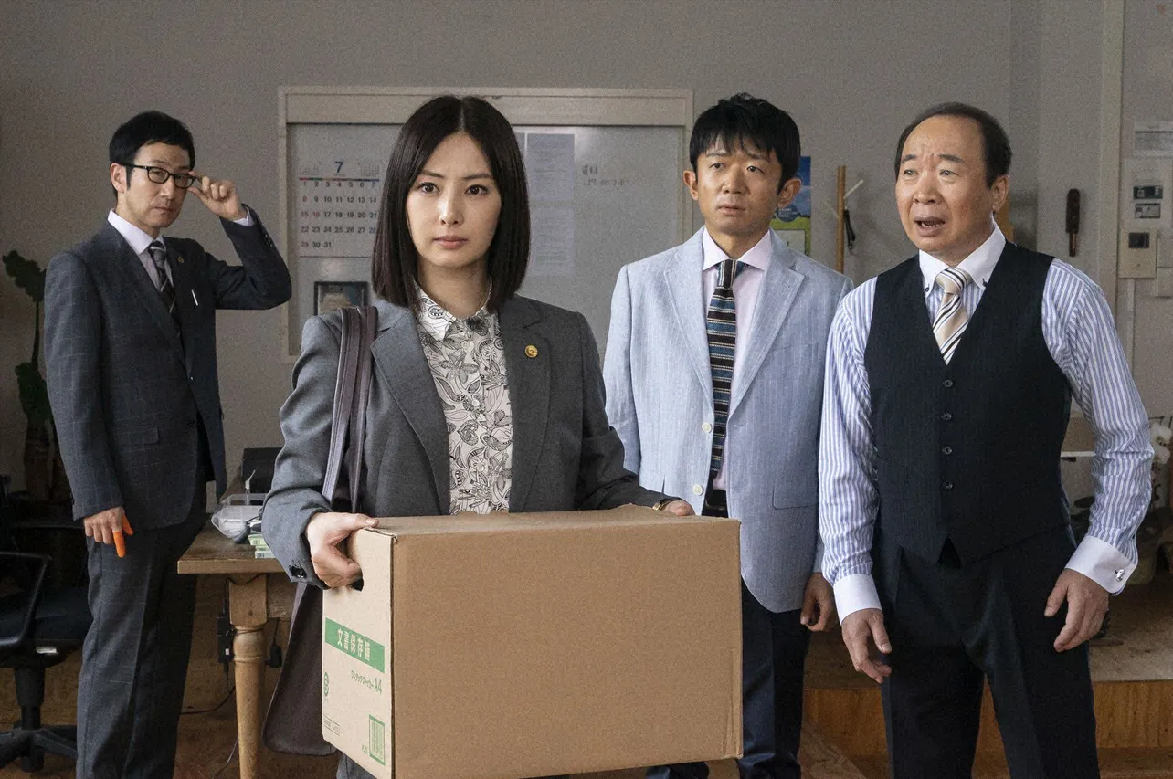「指定弁護士」で主演を務める北川景子(写真左から2番目)