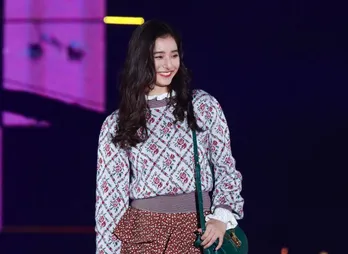 新木優子の“プリンセス感”強めな芸術的SHOTが話題! 土屋太鳳も「なんて綺麗なの!!」