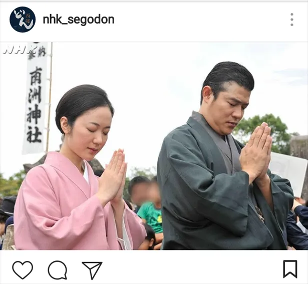 鈴木亮平と妻・糸役の黒木華は南洲神社に祈願に訪れた