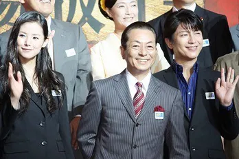 「相棒 劇場版II」製作会見で水谷豊と及川光博が小西真奈美をベタ褒め!