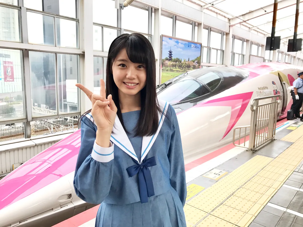 広島発「ハローキティ新幹線」に乗り込んだ、STU48の“新幹線女子”こと瀧野由美子