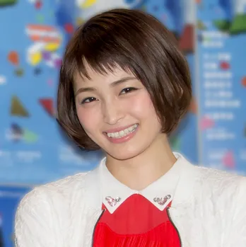 岡本玲、美しいフォームに絶賛の声「筋トレ女子素敵やん」