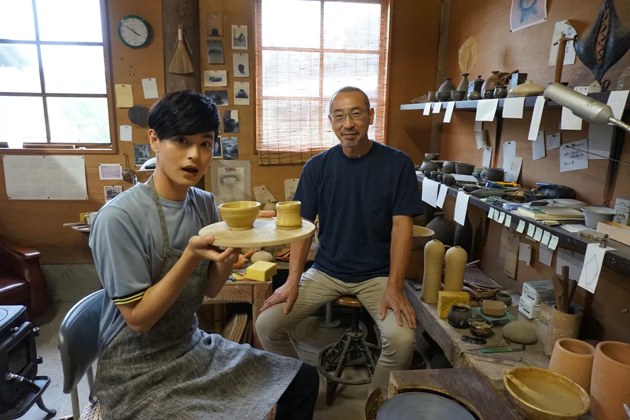 【写真を見る】初めての陶芸体験！ 果たして瀬戸康史の作品の出来栄えは!?