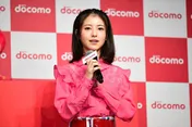 ショートカットも大反響の浜辺美波、川栄李奈との仲良し2SHOTに「これは無敵です」