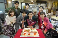 中島健人、野間口徹の誕生日サプライズをプロデュースで大成功!<徹底現場リポ>