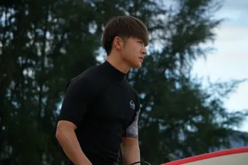 佐野玲於のキュートな寝顔にファンもん絶必至!?「ハナレイ・ベイ」新場面写真が解禁!