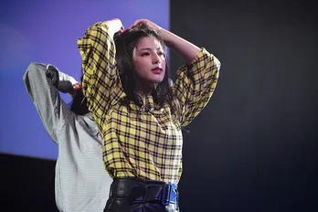 石井杏奈、土屋太鳳と街でバッタリ遭遇の2SHOTに反響「汐里とわかばだぁ!」「運命♪」