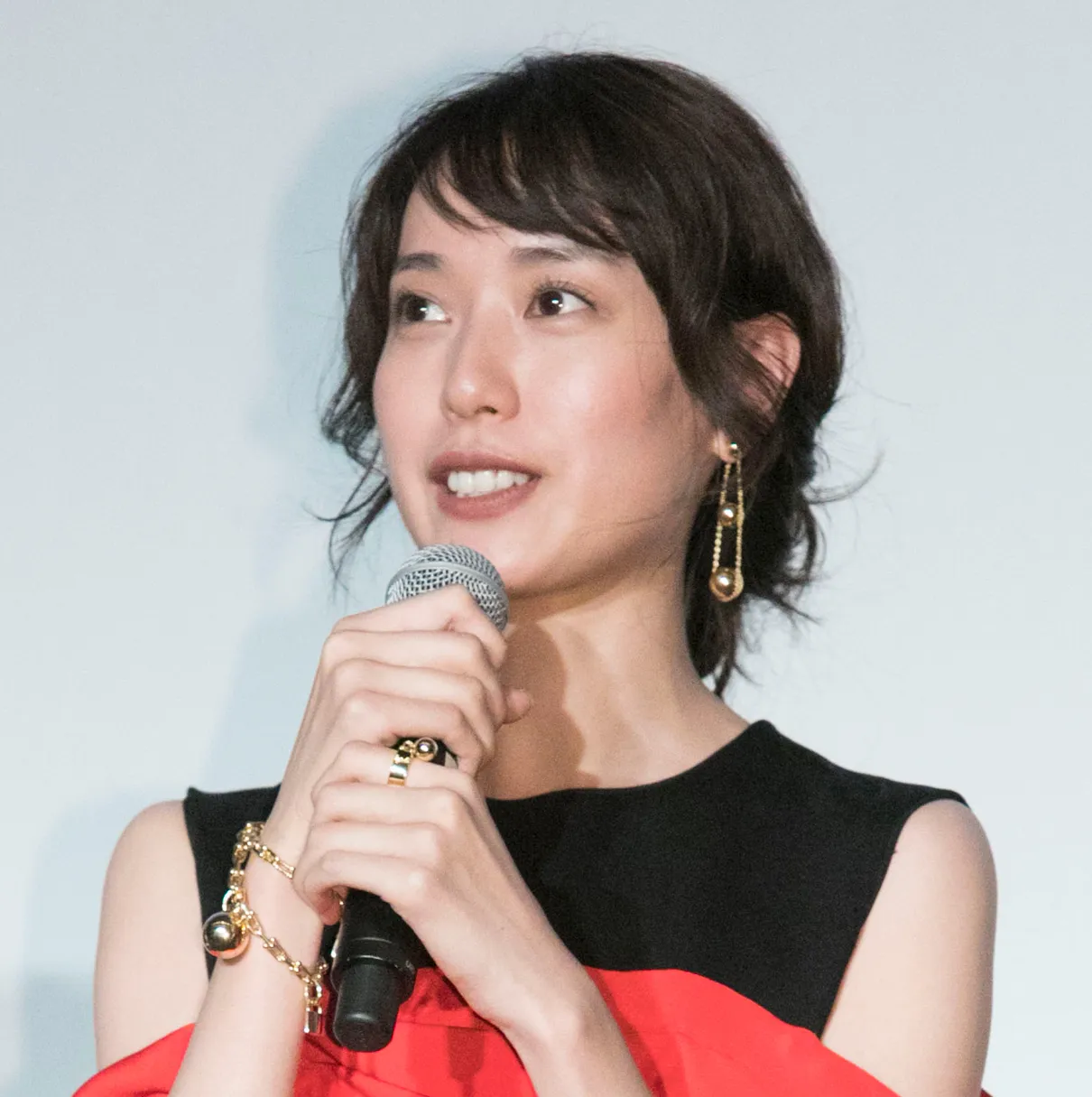 【写真を見る】スタジオゲストに登場した戸田恵梨香は、ドラマ「大恋愛～僕を忘れる君と」で若年性アルツハイマーに侵される女性医師を演じる