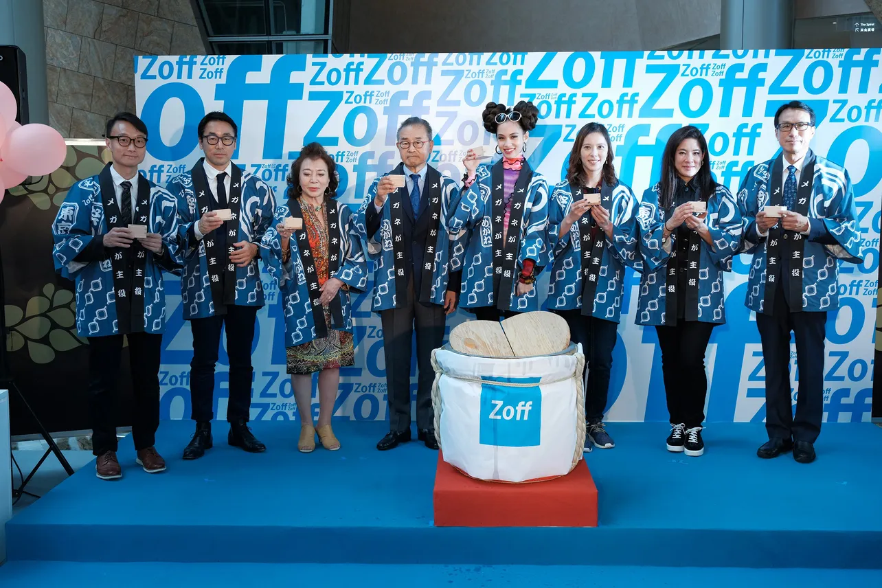 水原希子がZoffの香港新店舗のオープニング記念イベントに登場