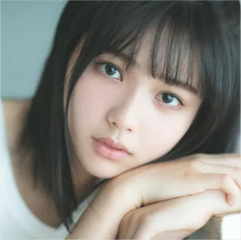 秋田汐梨が初カレンダーで15歳の魅力を表現！ 見どころは“しおりんご”