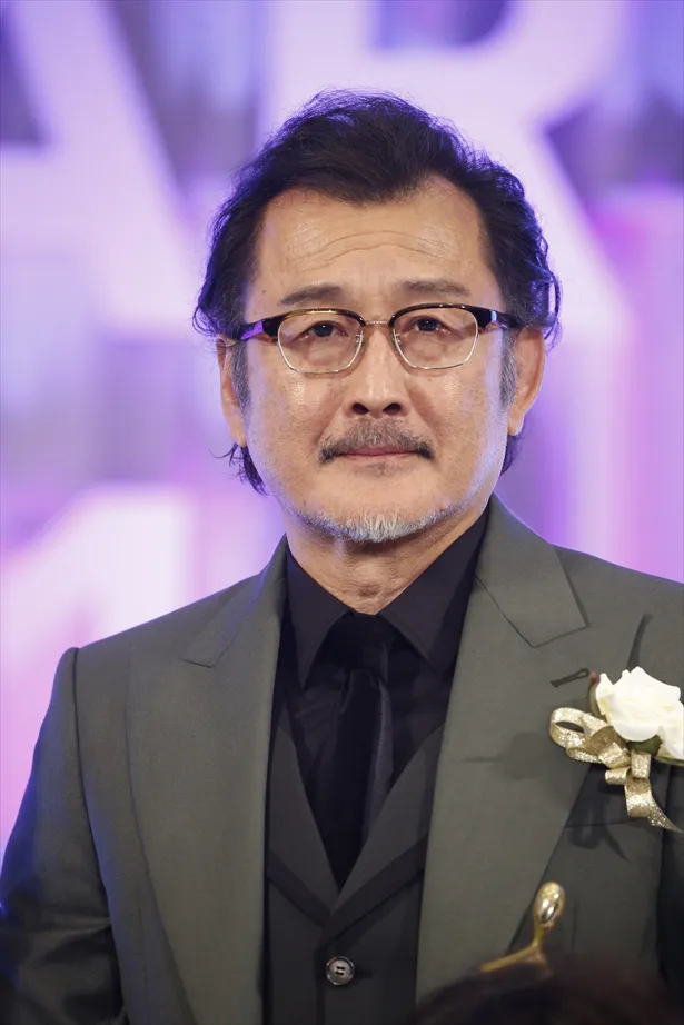 「東京ドラマアウォード2018」授賞式に登壇した吉田鋼太郎