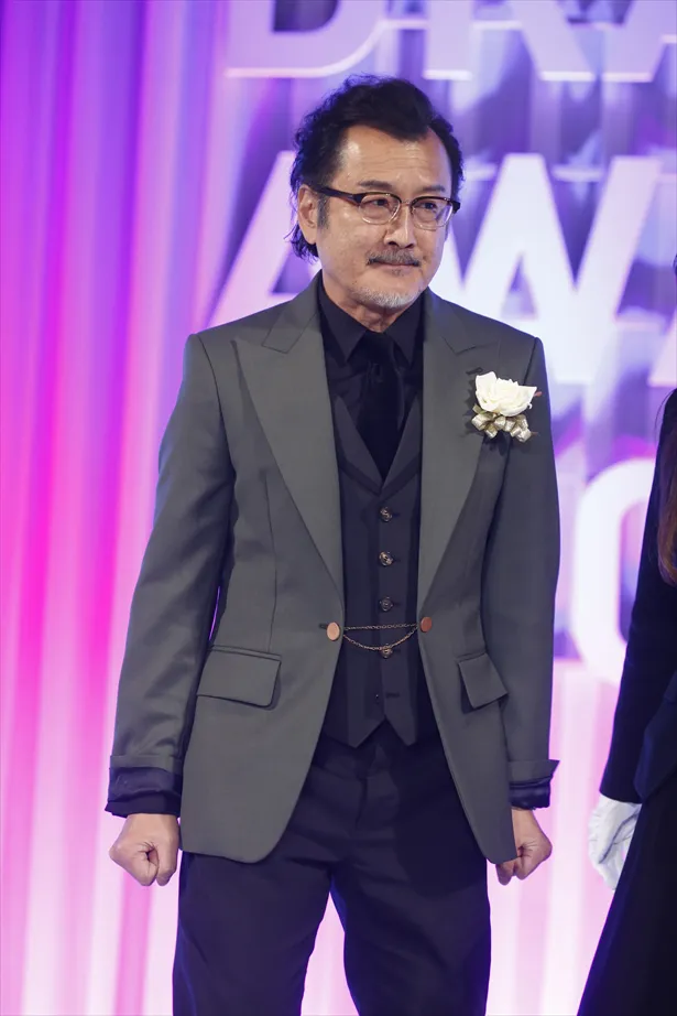 「東京ドラマアウォード2018」授賞式に登壇した吉田鋼太郎
