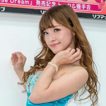 ジャズピアニスト高木里代子、イメージDVDの正しい見方を解説