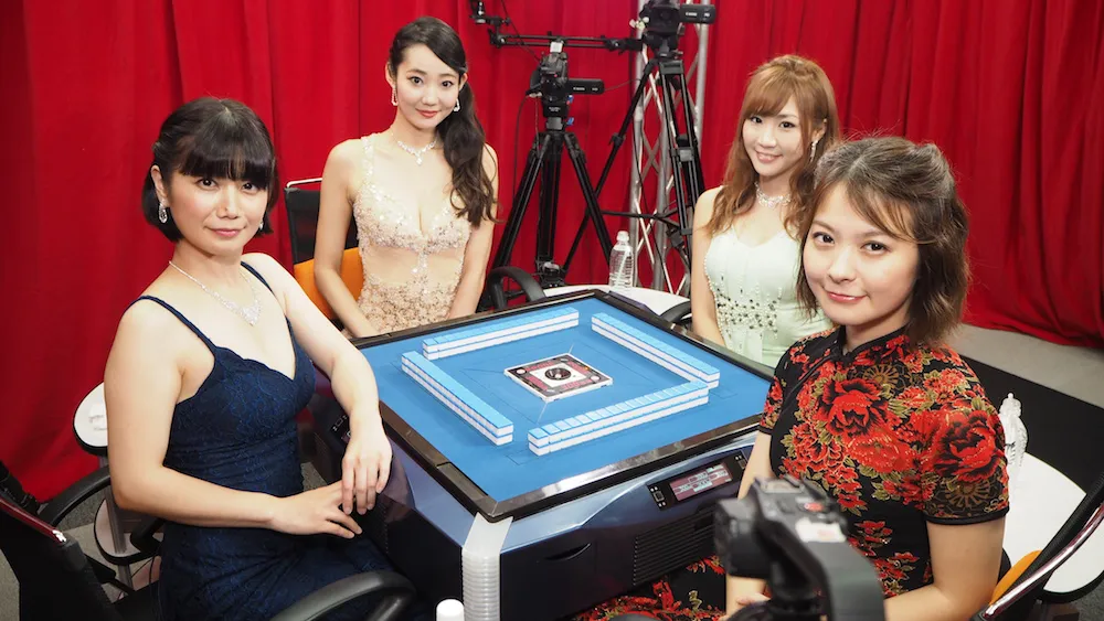 予選1組目のメンバーである、二階堂瑠美、古川彩乃、大島麻美、二階堂亜樹(左から)