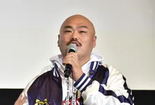 クロちゃんの“顎クイ”キスに、相手は「この世のものとは思えない口臭」【視聴熱TOP3】