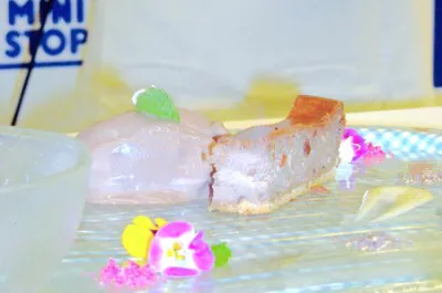 チョコレートとクリームチーズが入ったケーキにベルギーチョコソフトを添えた川越氏作の一品