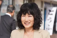 余 貴美子、初共演の中島健人は「歌を歌ってくれて心遣いが出来る方」