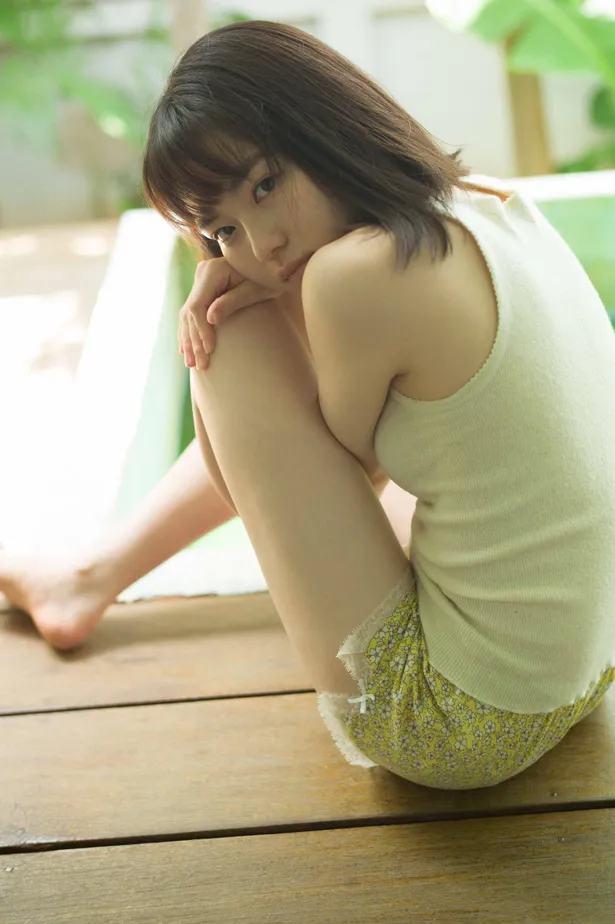 「山田杏奈ファースト写真集(仮)」(東京ニュース通信社刊)収録カット