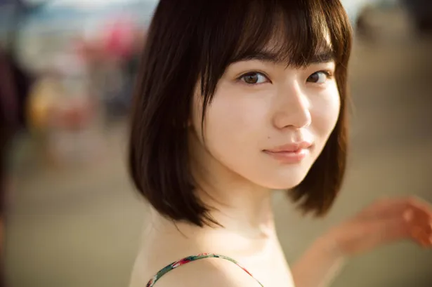 「山田杏奈ファースト写真集(仮)」(東京ニュース通信社刊)収録カット