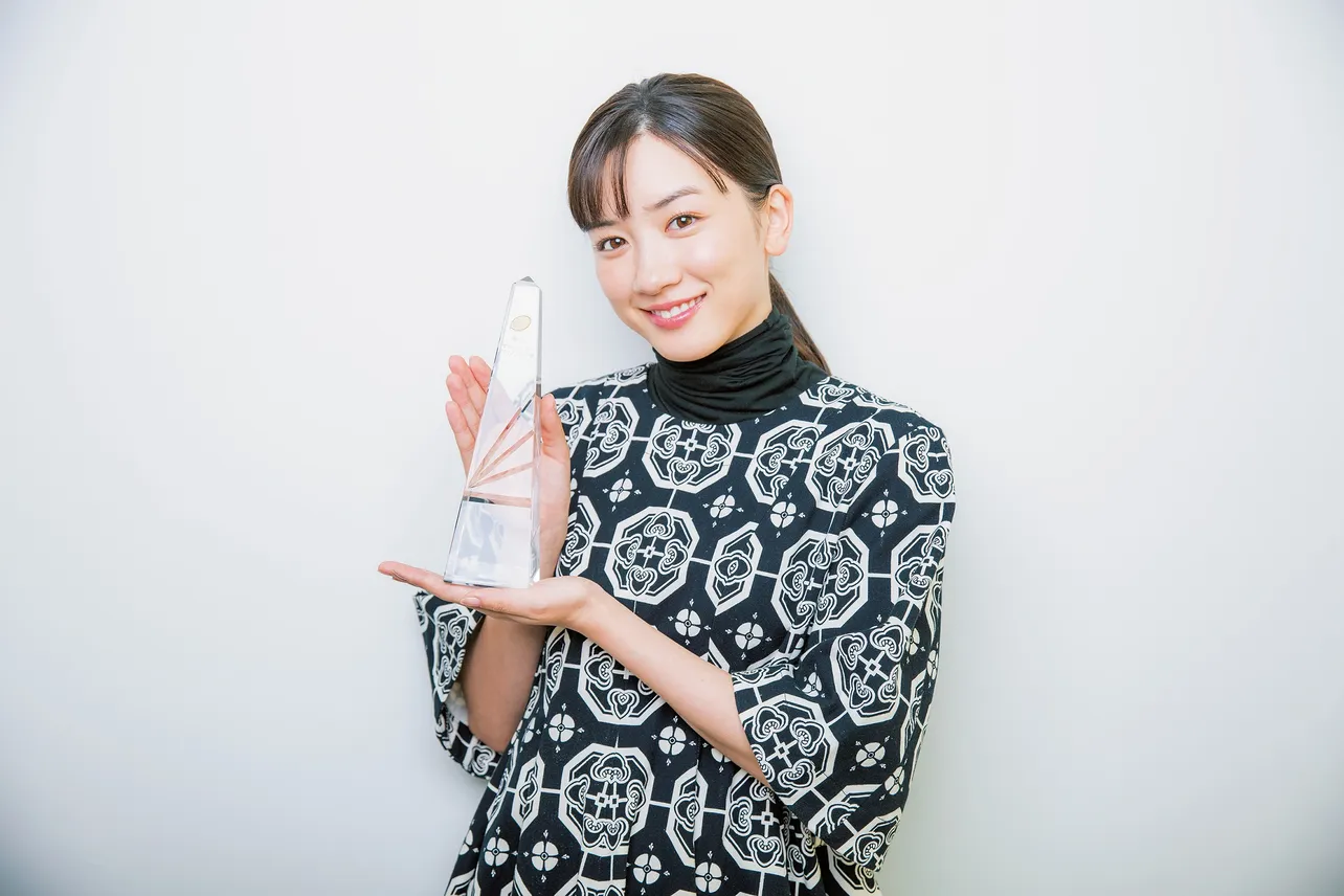 主演女優賞は連続テレビ小説「半分、青い。」(NHK総合)に出演した永野芽郁が受賞