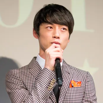 坂口健太郎、ルーズな性格が露呈!既読スルーは日常、未読50件も