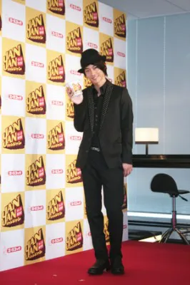 デート中でも食べる!? 佐藤健がソース焼そばをダジャレでPR！