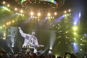 sumika、“魔法の呪文”で観客を笑顔に！ 片岡健太の“親孝行エピソード”も＜バズリズムLIVE＞